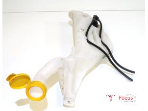 Gebruikte Ruitensproeiertank voor Renault Scénic IV (RFAJ) 1.3 TCE 140 16V Prijs € 24,95 Margeregeling aangeboden door Focus Automotive