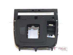 Gebruikte Dashboard deel Renault Scénic IV (RFAJ) 1.3 TCE 140 16V Prijs € 34,95 Margeregeling aangeboden door Focus Automotive