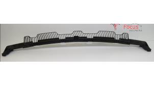 Gebruikte Bumperframe achter Volkswagen Golf VII (AUA) 1.4 TSI 16V Prijs € 14,95 Margeregeling aangeboden door Focus Automotive