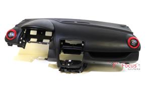 Gebruikte Dashboard Renault Clio IV (5R) 0.9 Energy TCE 90 12V Prijs € 175,00 Margeregeling aangeboden door Focus Automotive