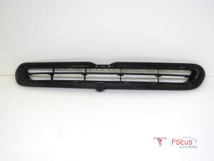 Gebruikte Grille Fiat 500X (334) 1.6 E-torq 16V Prijs € 29,95 Margeregeling aangeboden door Focus Automotive