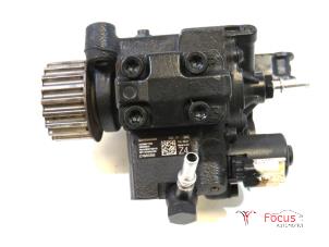 Gebruikte Brandstofpomp Mechanisch Mercedes A (W176) 1.5 A-180 CDI, A-180d 16V Prijs € 99,95 Margeregeling aangeboden door Focus Automotive