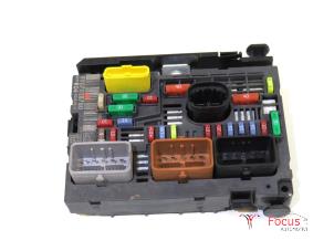 Gebruikte Zekeringkast Citroen Berlingo Cinqspace, Multispace 1.2 12V PureTech 110 Prijs € 149,95 Margeregeling aangeboden door Focus Automotive