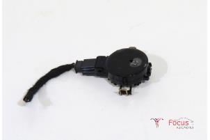 Gebruikte Sensor regen Ford EcoSport (JK8) 1.0 EcoBoost 12V 125 Prijs € 29,95 Margeregeling aangeboden door Focus Automotive