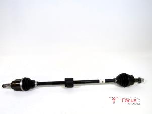 Gebruikte Aandrijfas rechts-voor Opel Corsa E 1.4 16V Prijs € 24,95 Margeregeling aangeboden door Focus Automotive