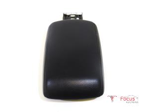 Gebruikte Armleuning Ford Focus 3 1.0 Ti-VCT EcoBoost 12V 125 Prijs € 39,95 Margeregeling aangeboden door Focus Automotive