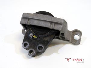 Gebruikte Motorrubber Ford Focus 3 1.0 Ti-VCT EcoBoost 12V 125 Prijs € 19,95 Margeregeling aangeboden door Focus Automotive