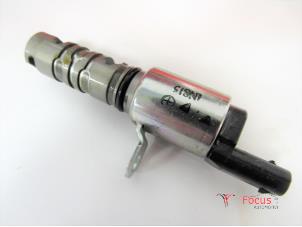 Gebruikte Nokkenas Sensor Volkswagen Golf VII (AUA) 1.0 TSI 12V BlueMotion Prijs € 10,83 Inclusief btw aangeboden door Focus Automotive