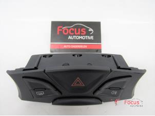 Gebruikte Paniekverlichtings Schakelaar Ford Ka II 1.3 TDCi 16V Prijs € 10,00 Margeregeling aangeboden door Focus Automotive
