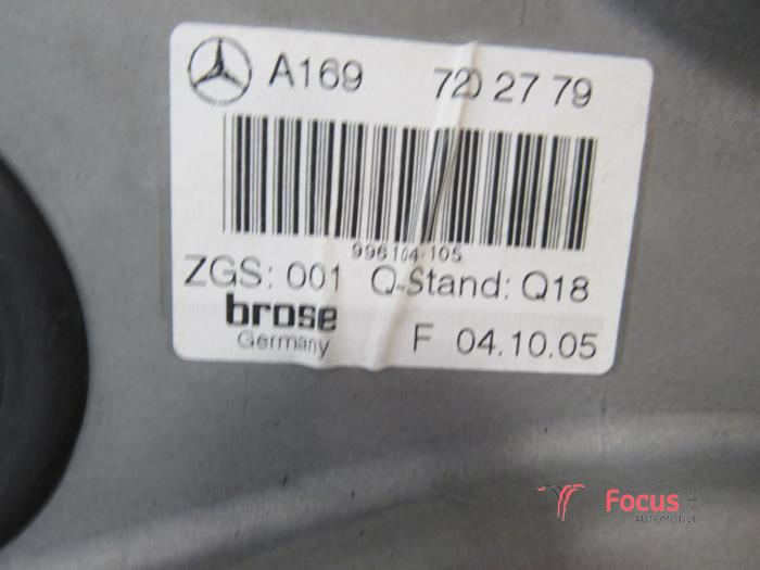Raammechaniek 4Deurs links-voor van een Mercedes-Benz B (W245,242) 2.0 B-200 CDI 16V 2005