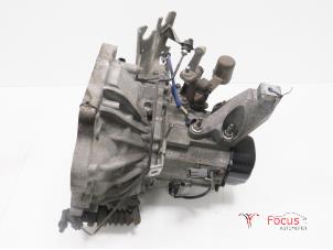 Gebruikte Versnellingsbak Mazda 3 Sport (BK14) 1.3i 16V Prijs € 450,00 Margeregeling aangeboden door Focus Automotive