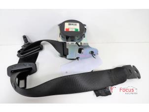 Gebruikte Veiligheidsgordel rechts-achter Opel Corsa D 1.4 16V Twinport Prijs € 14,95 Margeregeling aangeboden door Focus Automotive