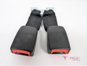 Gebruikte Veiligheidsgordel Insteek midden-achter Ford Fiesta 5 (JD/JH) 1.3 Prijs € 10,00 Margeregeling aangeboden door Focus Automotive