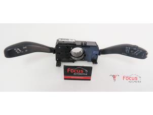 Gebruikte Licht + Raw Schakelaar Skoda Fabia II Combi 1.6 TDI 16V 90 Prijs € 35,00 Margeregeling aangeboden door Focus Automotive