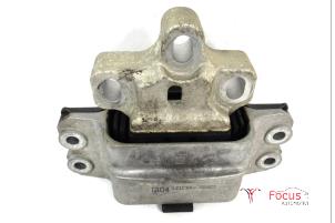 Gebruikte Versnellingsbak Steun Volkswagen Tiguan (5N1/2) 2.0 TDI 16V 4Motion Prijs € 20,51 Inclusief btw aangeboden door Focus Automotive