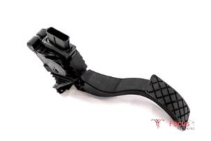 Gebruikte Sensor Gaspedaalpositie Volkswagen Golf VII (AUA) 2.0 TDI 16V Prijs € 9,95 Margeregeling aangeboden door Focus Automotive