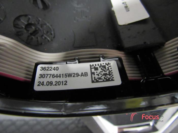 Stuurwiel van een Skoda Superb Combi (3TAC/TAF) 2.0 TDI 16V 4x4 2013