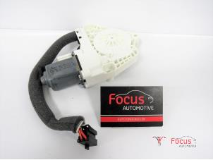 Gebruikte Portierruitmotor Skoda Superb Combi (3TAC/TAF) 2.0 TDI 16V 4x4 Prijs € 13,30 Inclusief btw aangeboden door Focus Automotive