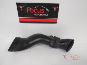 Gebruikte Luchtinlaat slang Volkswagen Touareg (7PA/PH) 3.0 V6 24V TSI Hybrid Prijs € 18,15 Inclusief btw aangeboden door Focus Automotive