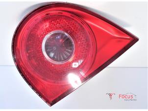 Gebruikte Achterlicht rechts Volkswagen Golf V (1K1) 1.4 16V Prijs € 15,00 Margeregeling aangeboden door Focus Automotive