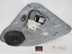Gebruikte Ruitmechaniek 4Deurs links-achter Ford Focus C-Max 1.8 TDCi 16V Prijs € 45,00 Margeregeling aangeboden door Focus Automotive