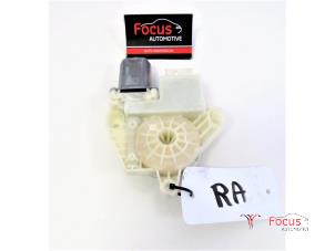 Gebruikte Motor electrisch raam Volkswagen Golf VII Variant (AUVV) 2.0 TDI 150 16V Prijs € 6,95 Margeregeling aangeboden door Focus Automotive
