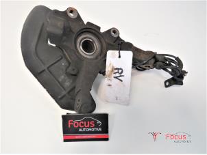 Gebruikte Fusee houder rechts-voor Fiat Doblo (223A/119) 1.3 JTD 16V Multijet DPF Prijs € 35,00 Margeregeling aangeboden door Focus Automotive