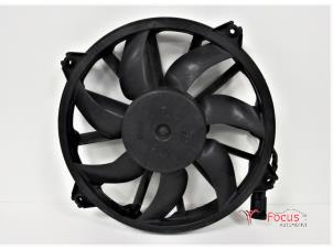 Gebruikte Koelvin Motor Peugeot 3008 I (0U/HU) 1.6 HDiF 16V Prijs € 14,95 Margeregeling aangeboden door Focus Automotive