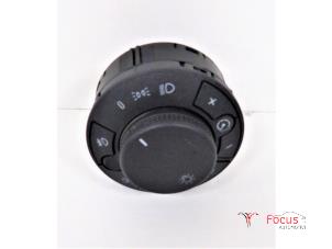 Gebruikte Licht Schakelaar Opel Corsa D 1.3 CDTi 16V ecoFLEX Prijs € 5,00 Margeregeling aangeboden door Focus Automotive