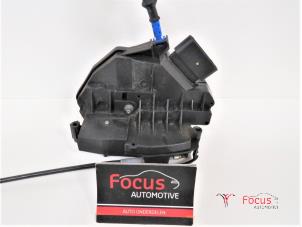 Gebruikte Deurslot Mechaniek 4Deurs rechts-voor Ford Fiesta 6 (JA8) 1.6 TDCi 16V 90 Prijs € 20,00 Margeregeling aangeboden door Focus Automotive