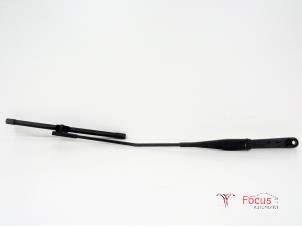 Gebruikte Ruitenwisserarm voor Ford Focus 2 1.8 TDCi 16V Prijs € 10,00 Margeregeling aangeboden door Focus Automotive