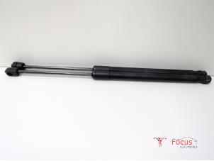 Gebruikte Gasdemperset Achterklep Suzuki Swift (ZA/ZC/ZD1/2/3/9) 1.3 VVT 16V Prijs € 6,95 Margeregeling aangeboden door Focus Automotive