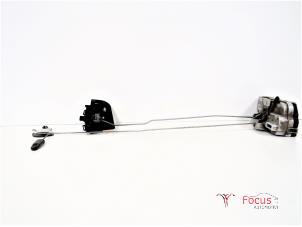 Gebruikte Slotmechaniek Portier 4Deurs rechts-achter Peugeot 206 SW (2E/K) 1.4 HDi Prijs € 20,00 Margeregeling aangeboden door Focus Automotive