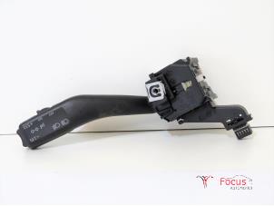 Gebruikte Richtingaanwijzer Schakelaar Seat Altea (5P1) 2.0 TDI 16V Prijs € 9,95 Margeregeling aangeboden door Focus Automotive