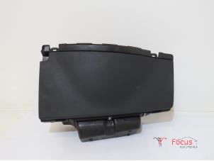 Gebruikte Dashboardkastje Peugeot Partner (GC/GF/GG/GJ/GK) 1.6 HDI 75 16V Prijs € 30,00 Margeregeling aangeboden door Focus Automotive