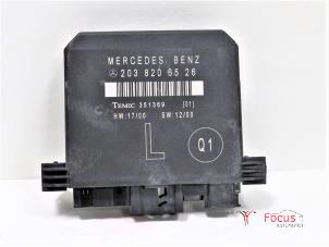 Gebruikte Deur module Mercedes C (W203) 2.2 C-220 CDI 16V Prijs € 35,00 Margeregeling aangeboden door Focus Automotive