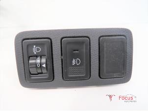 Gebruikte Schakelaar Koplamp Ihv Suzuki Swift (ZA/ZC/ZD1/2/3/9) 1.3 VVT 16V Prijs € 5,00 Margeregeling aangeboden door Focus Automotive