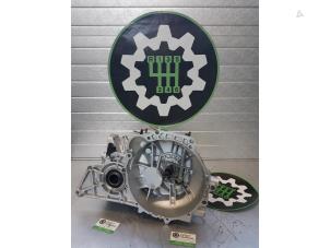 Gereviseerde Versnellingsbak Hyundai Tucson (JM) 2.0 16V CVVT 4x4 Prijs op aanvraag aangeboden door First Transmissie