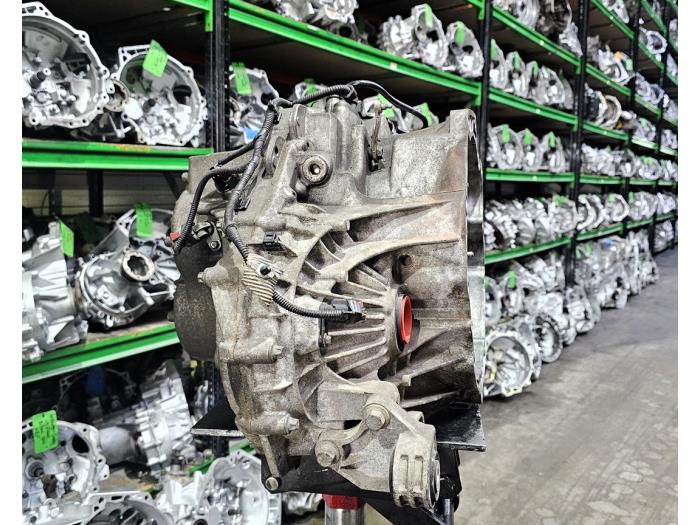 Versnellingsbak van een Ford Focus 3 Wagon 1.6 Ti-VCT 16V 125 2012
