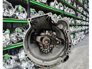 Gebruikte Versnellingsbak BMW 3 serie (E30/2C) 320i Prijs op aanvraag aangeboden door First Transmissie