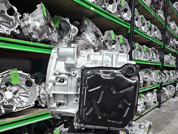 Versnellingsbak van een Volkswagen Transporter T6 2.0 TDI 150 4Motion 2020