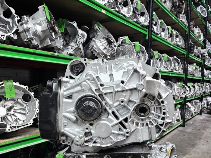 Versnellingsbak van een Volkswagen Transporter T6 2.0 TDI 150 4Motion 2020