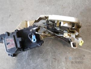 Gebruikte Deurslot Mechaniek 4Deurs rechts-achter Chevrolet Matiz 0.8 S,SE Prijs € 20,00 Margeregeling aangeboden door Autodeleninkleur