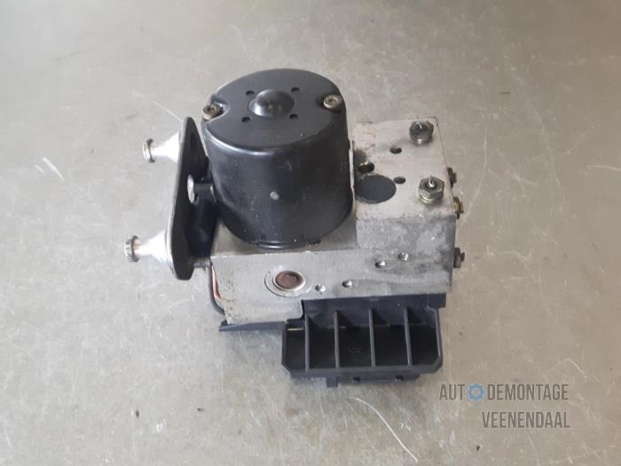 Gebruikte ABS Pomp Mercedes E Combi (S210) 3.0 E-300 TD 24V Prijs € 24,00 Margeregeling aangeboden door Autodeleninkleur