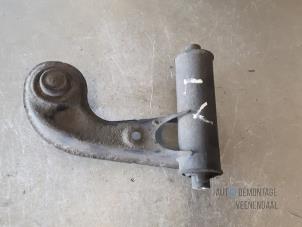 Gebruikte Draagarm Boven links-voor Mercedes E Combi (S210) 3.0 E-300 TD 24V Prijs € 10,00 Margeregeling aangeboden door Autodeleninkleur