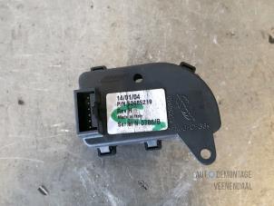 Gebruikte Airco deel (div) Renault Espace (JK) 2.2 dCi 16V Prijs € 15,00 Margeregeling aangeboden door Autodeleninkleur