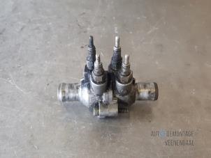 Gebruikte Waterpijp Renault Laguna II Grandtour (KG) 1.9 dCi 120 Prijs € 44,00 Margeregeling aangeboden door Autodeleninkleur