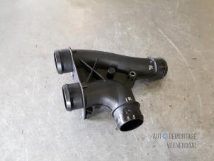 Gebruikte Intercooler Slang Peugeot 208 I (CA/CC/CK/CL) 1.6 e-HDi FAP Prijs € 14,00 Margeregeling aangeboden door Autodeleninkleur