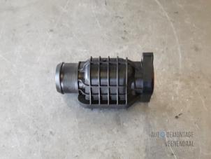 Gebruikte Intercooler Slang Peugeot 208 I (CA/CC/CK/CL) 1.6 e-HDi FAP Prijs € 27,50 Margeregeling aangeboden door Autodeleninkleur