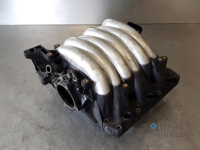 Gebruikte Inlaatspruitstuk Volkswagen Passat Variant Syncro/4Motion (3B5) 2.8 30V Syncro Prijs € 77,00 Margeregeling aangeboden door Autodeleninkleur
